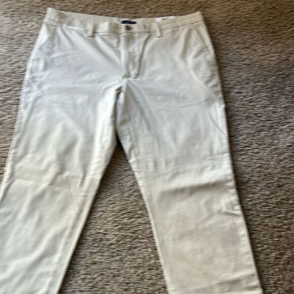 NWT Club Room khaki pants. Size 38x32 - Picture 2 of 6